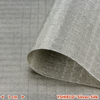 Tieniaca, strieborná tkanina SILVER-SILK šírka 130 cm